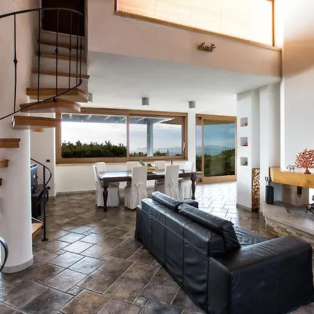 Malaya Con 2 Piscine Per 18 Persone Villa