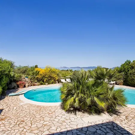 Malaya Con 2 Piscine Per 18 Persone Villa