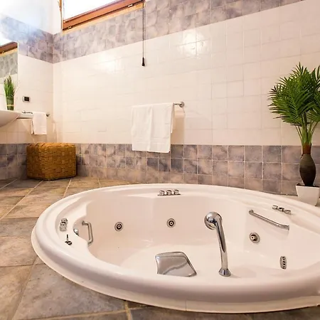 Villa Malaya Con 2 Piscine Per 18 Persone