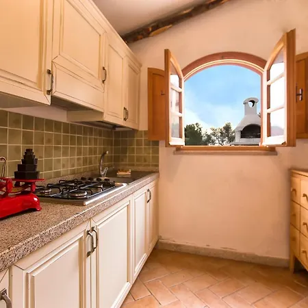 Malaya Con 2 Piscine Per 18 Persone Villa