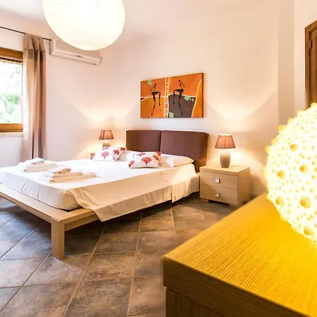 Villa Malaya Con 2 Piscine Per 18 Persone