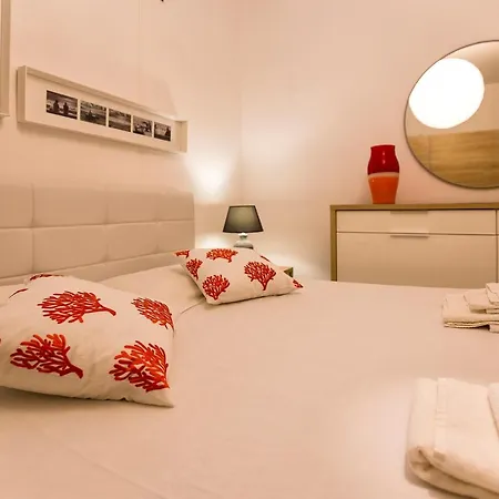 Malaya Con 2 Piscine Per 18 Persone Alghero