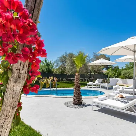 Malaya Con 2 Piscine Per 18 Persone Villa Alghero