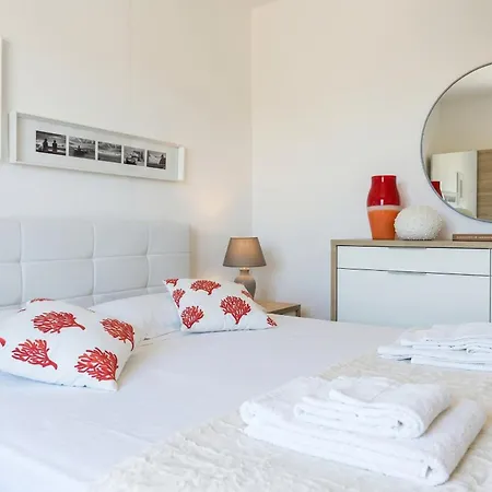 Vila Malaya Con 2 Piscine Per 18 Persone Alghero