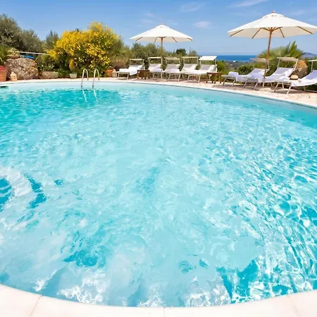 Malaya Con 2 Piscine Per 18 Persone Vila